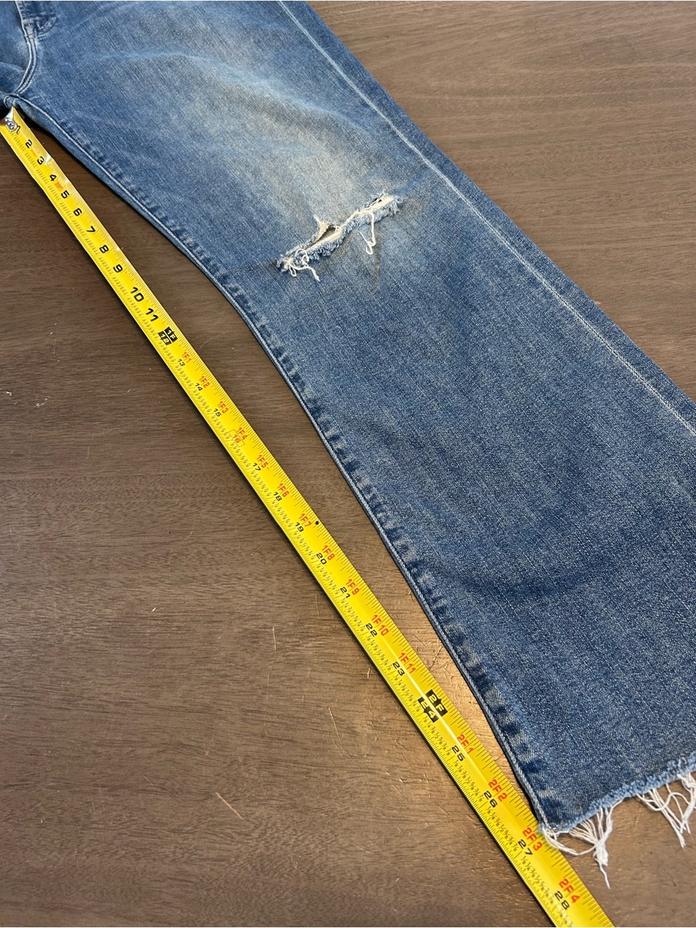 MOTHER The Hustler Ankle Fray Distressed Jeans Can’t Stop Staring Wash Size 32 - Picture 6 of 9